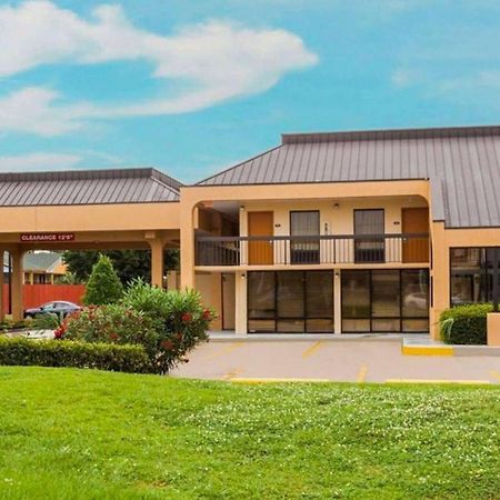 Oyo Hotel Baton Rouge Mid City Экстерьер фото